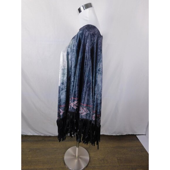 Wolf Graphic Poncho Womens One Size Black Gray Fringe Velvet Boho Aztec Ruana - Picture 4 of 12